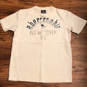 Abercrombie young boys T-shirt